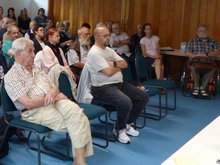 Das interessierte Publikum sorgte für eine lebhafte Diskussion. Das interessierte Publikum sorgte für eine lebhafte Diskussion.